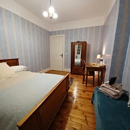 فندق مبيت وإفطار La Grange De Lily Vic-sur-Cère